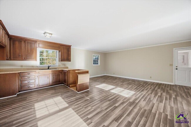 Building Photo - 5056 Wellington Dr