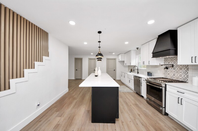 Building Photo - 5614 Oakhaven Ln
