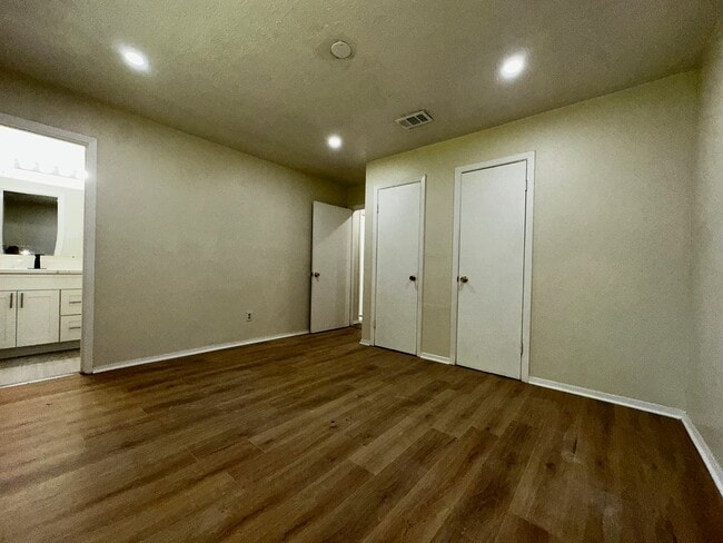 Building Photo - 12815 Segrest Dr