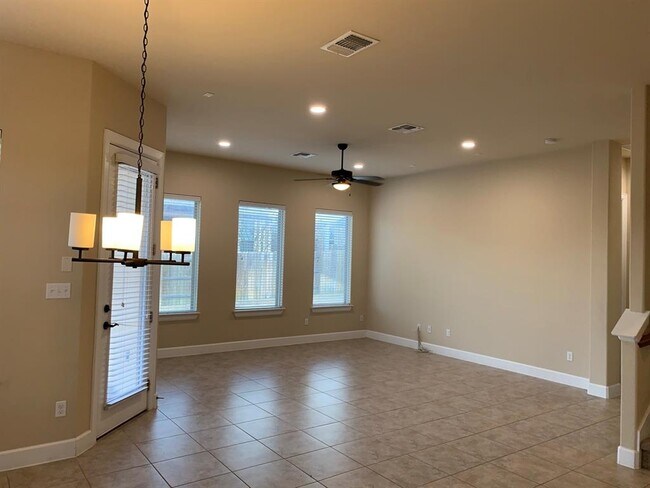 Building Photo - 2713 Santa Rosita Ct