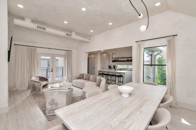 Building Photo - 2683 Blodgett St