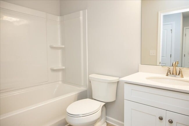 Building Photo - Newly Constructed 4bd/3.5ba Minutes From A...