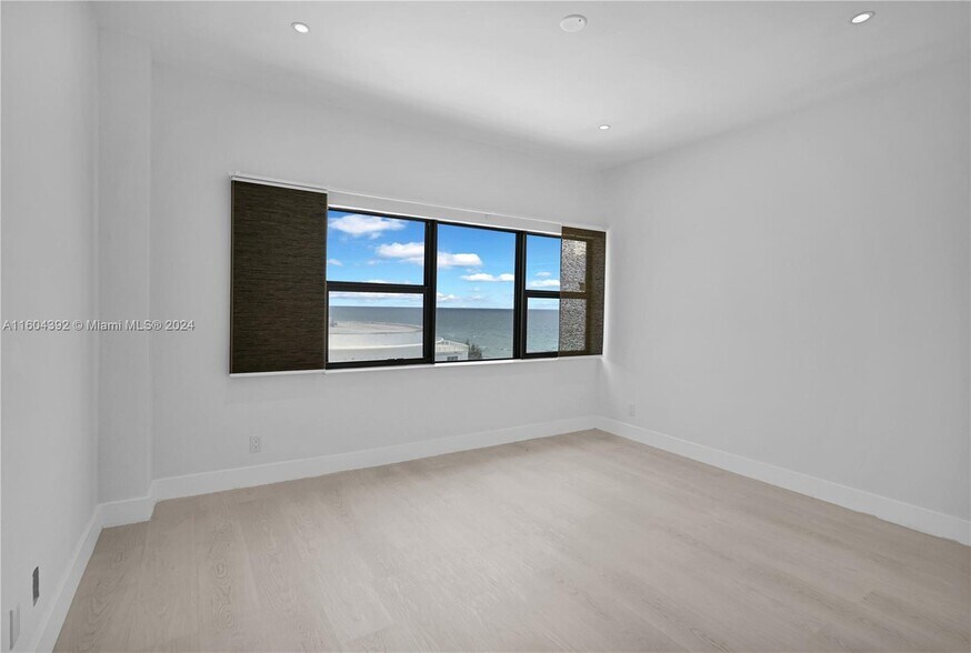 Building Photo - 5415 Collins Ave