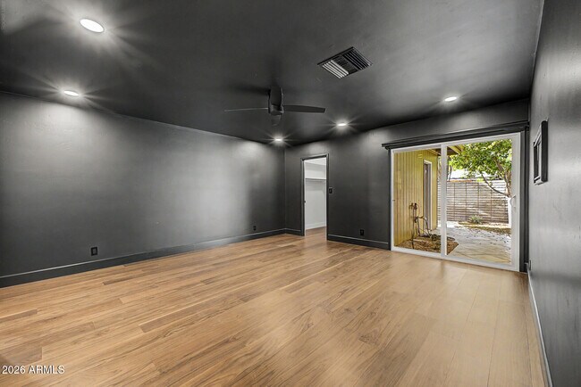Building Photo - 3736 E Montecito Ave