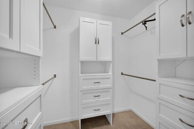 Building Photo - 526 Oakmont Dr