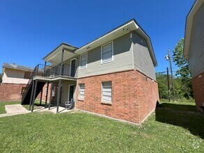 Building Photo - Baker Trails Apartments