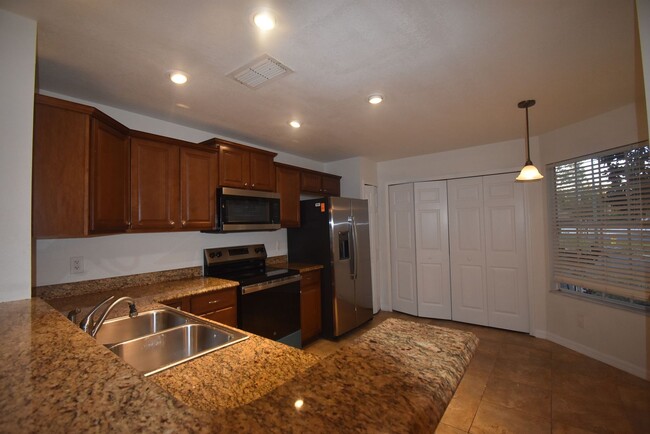 Building Photo - Townhome in Wekiva Reserve Half off 1st FU...