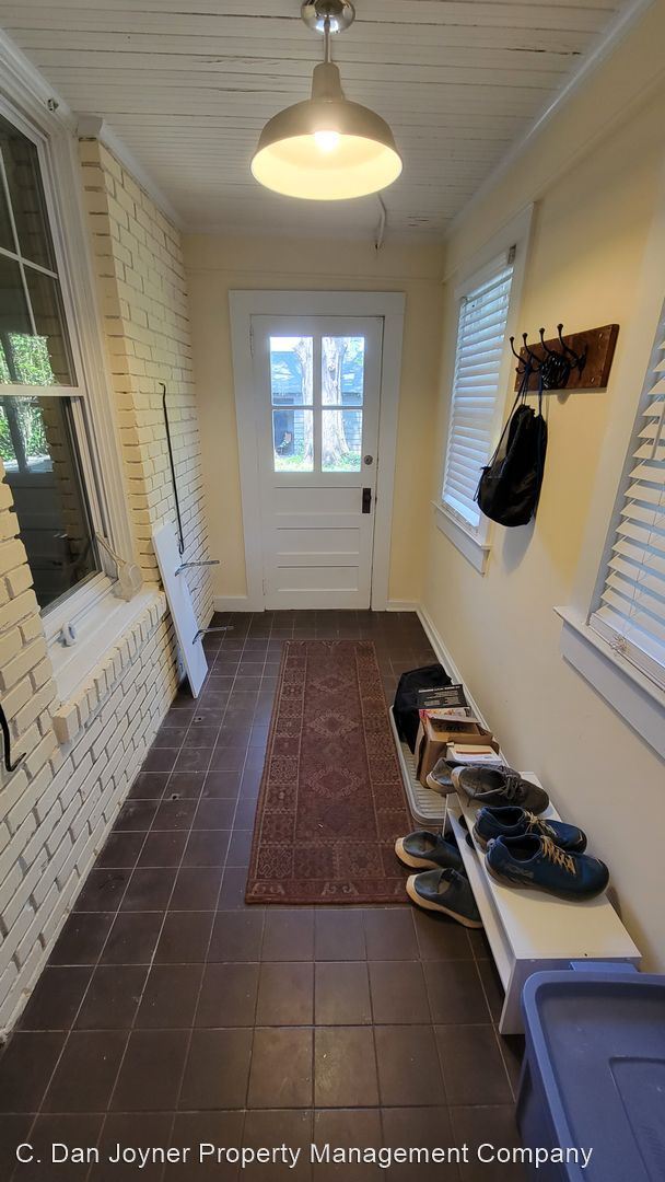 Building Photo - 5 br, 3.5 bath House - 108 W Prentiss Ave