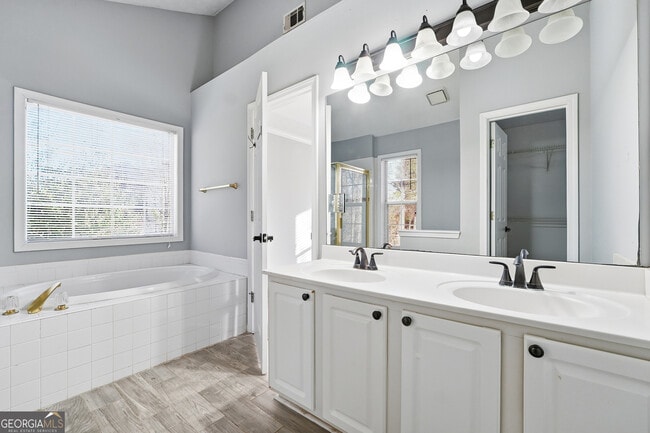 Building Photo - 760 Jackson Bank Pl NW