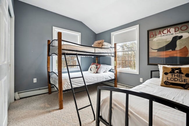 Building Photo - 291 Ash St