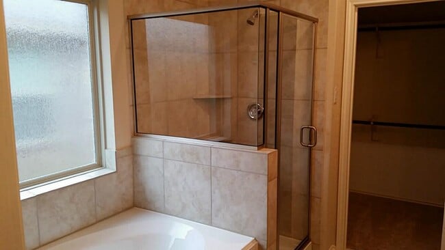 Building Photo - 3911 Webster Wds