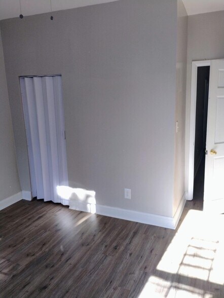 Building Photo - 2302 Whittier Ave