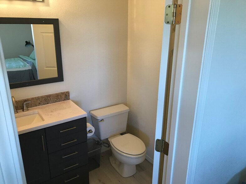 Building Photo - 799 N San Carlos Dr