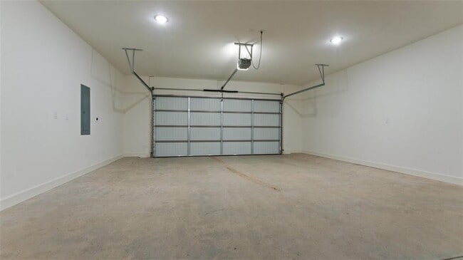 Building Photo - 4402 W Bronco Dr