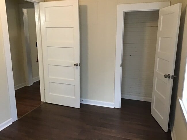 Building Photo - Recently Upgraded 3 Bedroom in Downtown Ro...