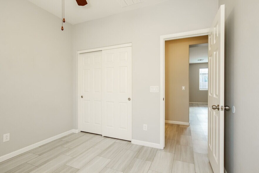 Building Photo - 5439 W Fetlock Trail