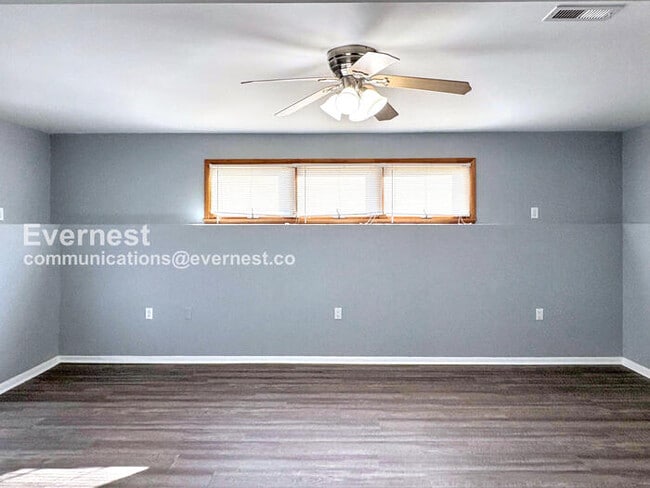 Building Photo - 123 Thomas Rd