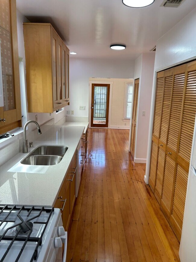 Building Photo - 2351-2353 OCEAN AVE.