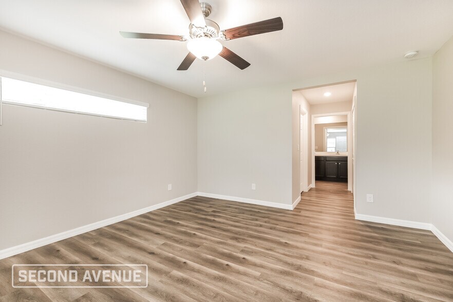 Building Photo - 494 Hoffer St