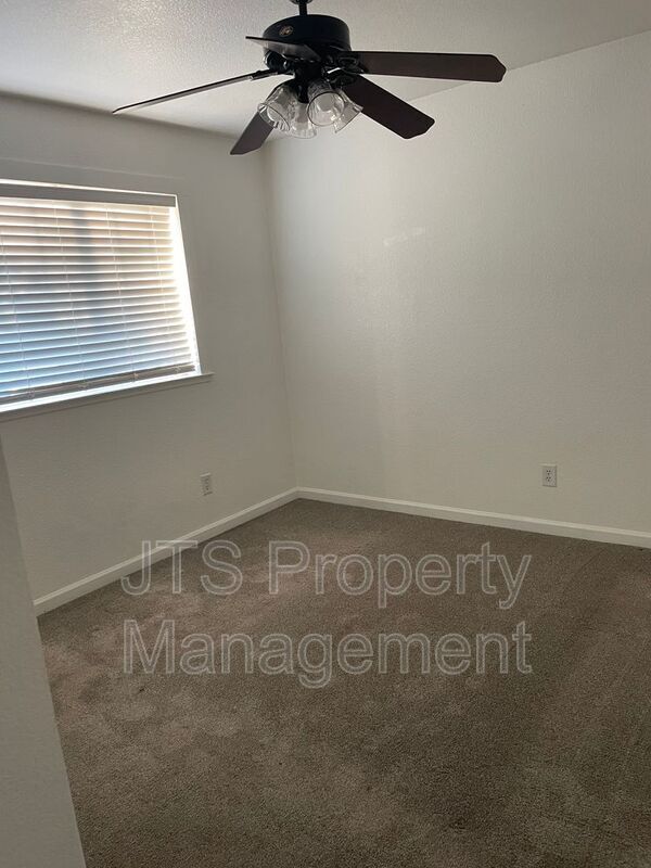 Building Photo - 2542 Rod Beaudry Dr