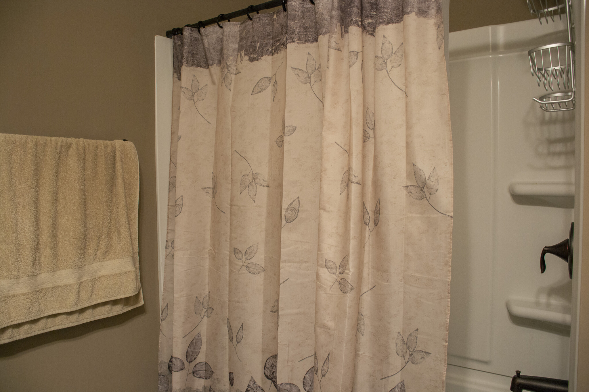 Guest Bathroom - 1008 Latitude Dr