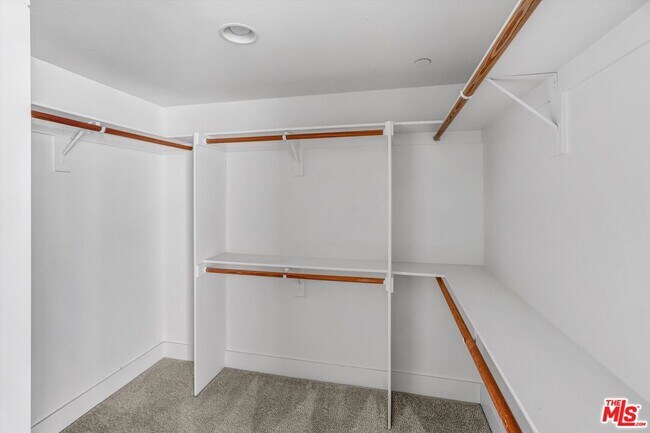 Building Photo - 7249 Franklin Ave