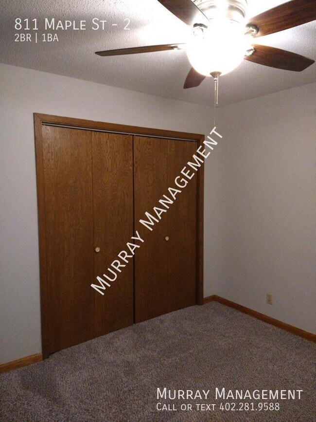 Building Photo - 811 Maple St