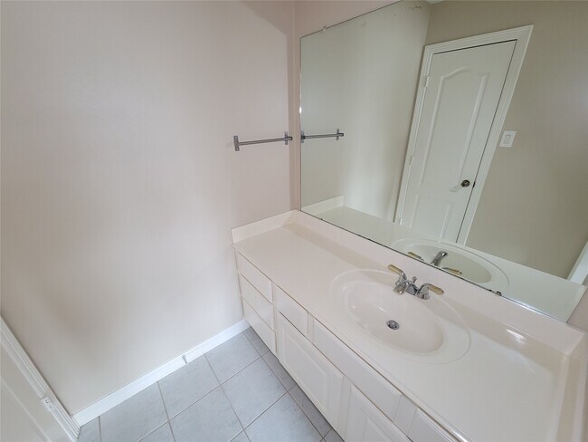 Building Photo - 914 Ivory Ridge Ln