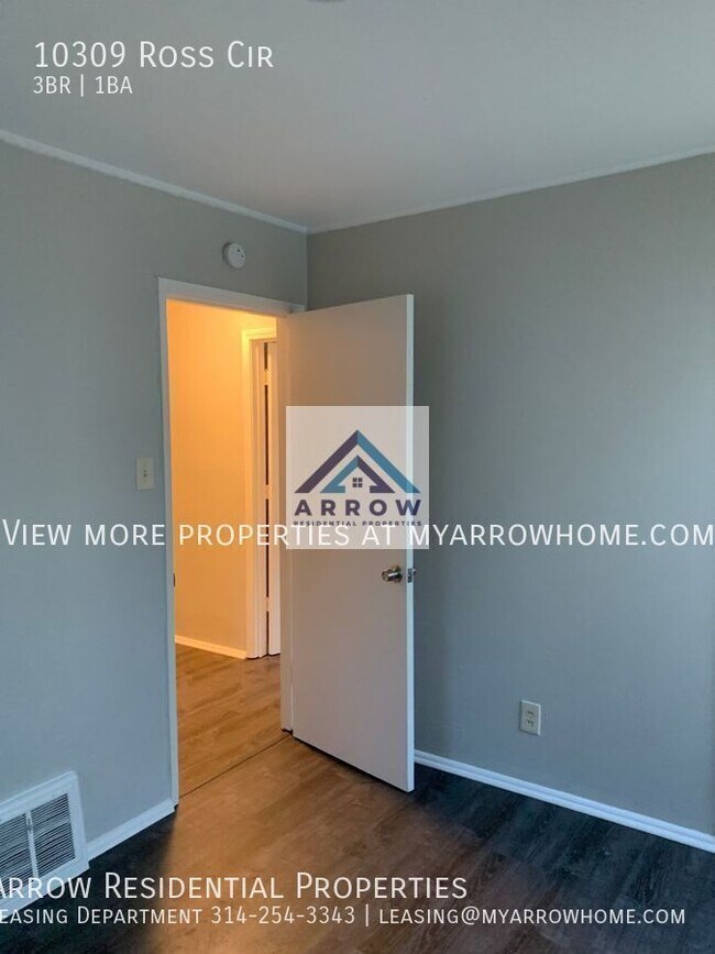 Building Photo - 10309 Ross Cir