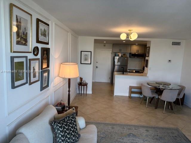 Building Photo - 2000 NE 135th St