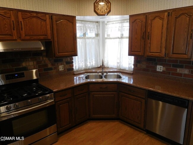 Building Photo - 1394 Sycamore Dr