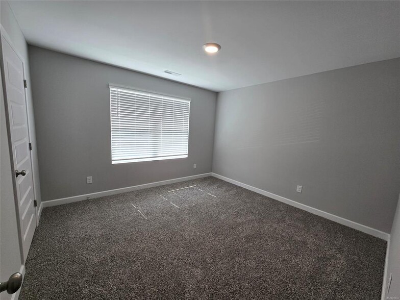 Building Photo - 1010 Garden Ln
