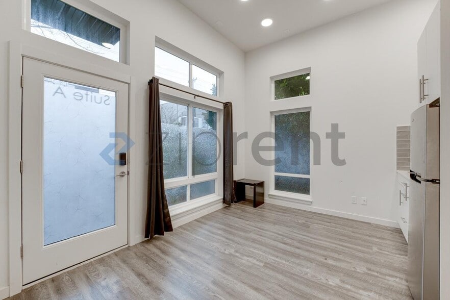 Building Photo - 6736 15th Ave NW