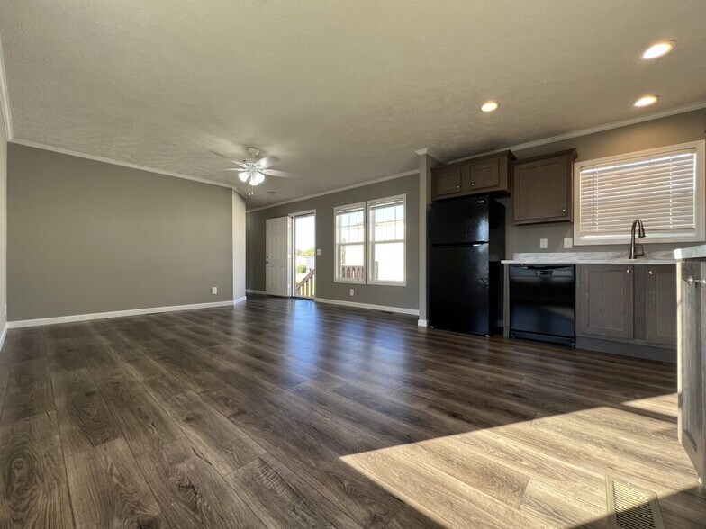 Building Photo - 273 Jordanshire Cir