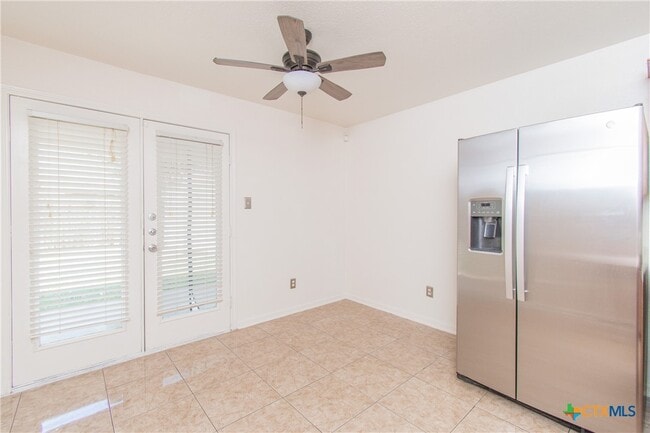 Building Photo - 2907 Lantana Dr