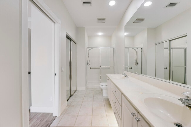 Building Photo - 2052 Tarpon Lake Way