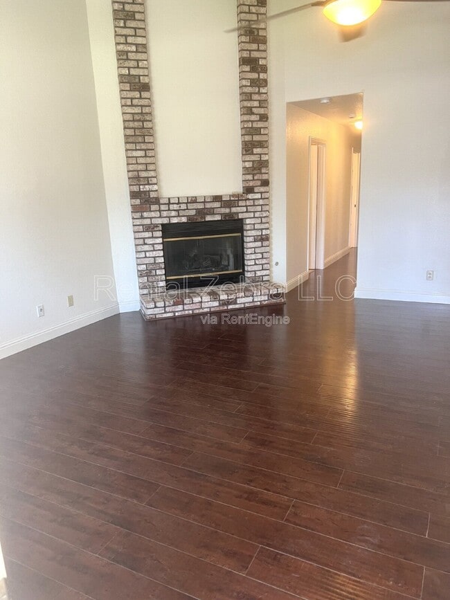 Building Photo - 2125 Northridge Dr