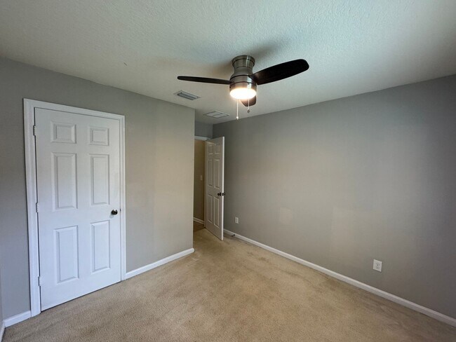 Building Photo - Available NOW!!Your Dream Home Awaits: Luxurious 3-Bedroom Oasis, Just Minutes from Daytona Beach!