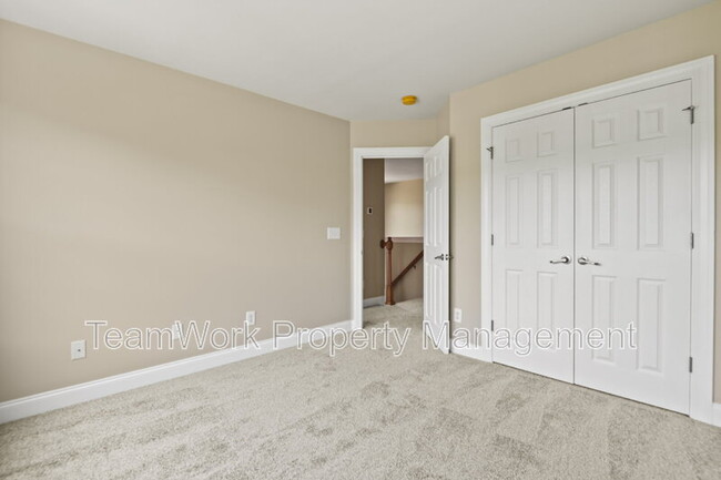 Building Photo - 9034 Parlor Dr