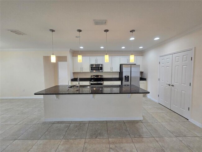 Building Photo - 2246 Waukegan Dr
