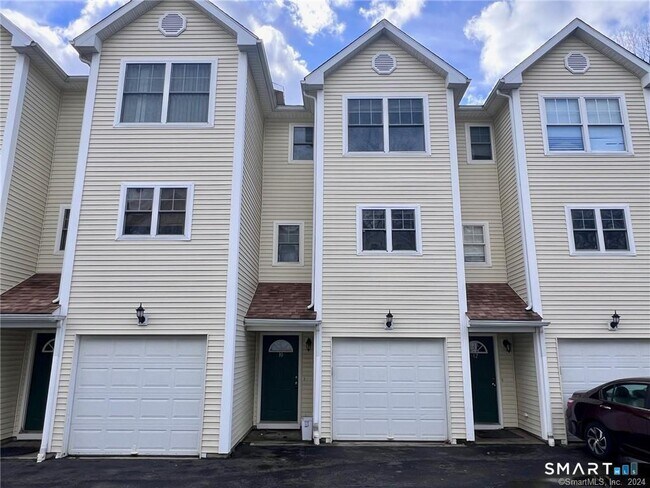 Building Photo - 527 W Thames St