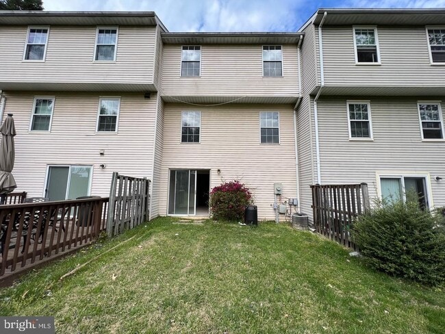 Building Photo - 7520 Indian Hills Dr
