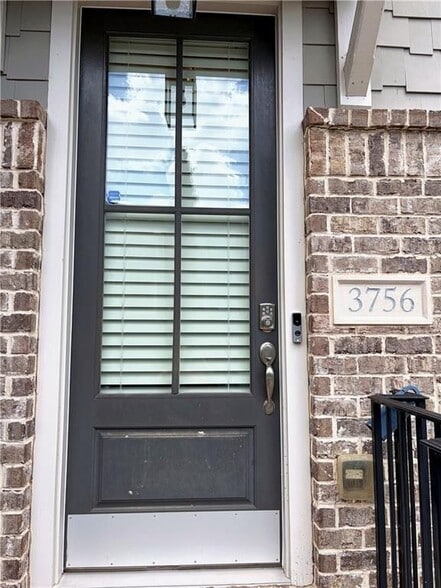 Building Photo - 3756 Huger Pl