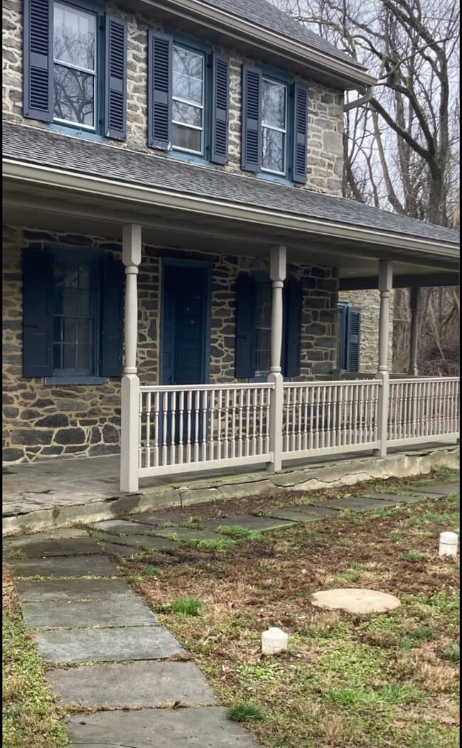 Building Photo - 651 Sand Hill Rd