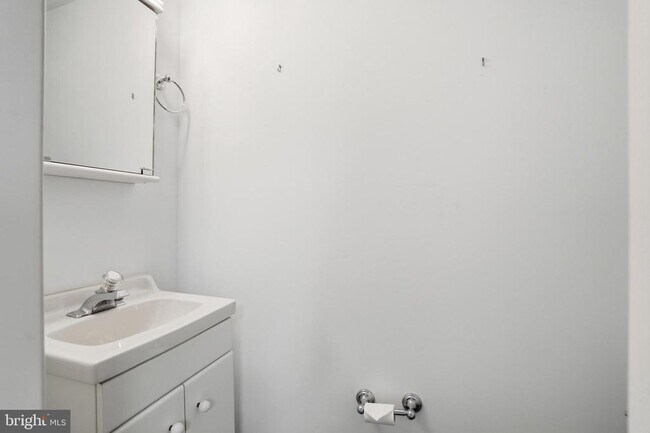 Building Photo - 1316 Heller Dr