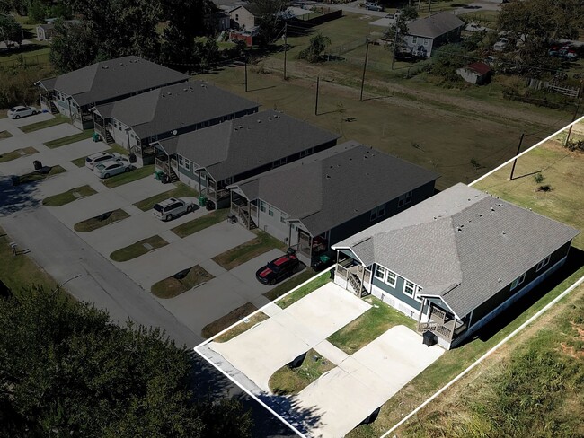 Primary Photo - 5905 Woodview Dr