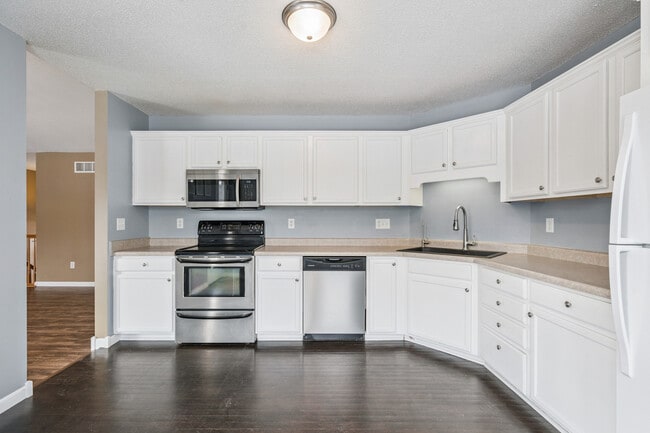 Building Photo - 2539 Catskill Ct