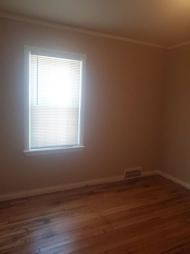 Building Photo - 12311 Laing St