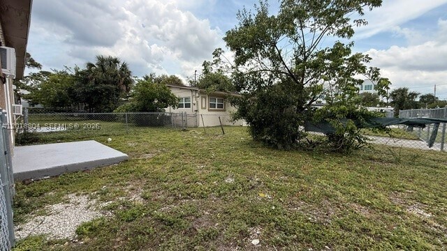 Building Photo - 646 NW 14th Terrace