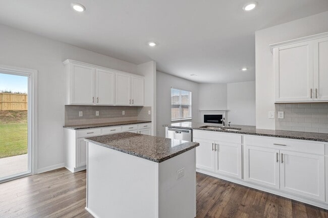Building Photo - 340 Fenwick Dr